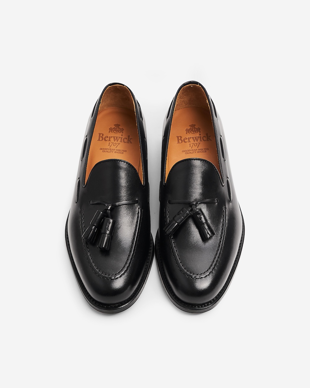 Berwick Tassel Loafer 4340 Si Calf Borwn Curated and Co. Bangkok