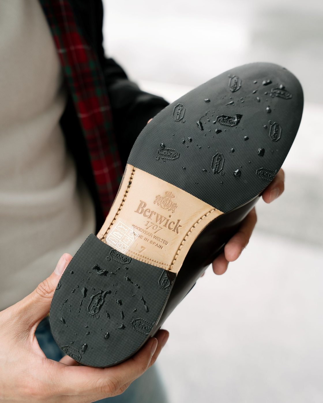 Vibram half sole ที่ติดตั้งเสร็จแล้วเพื่อป้องกันลื่น